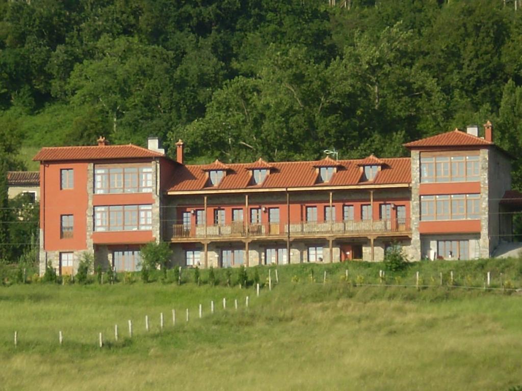 Escuelas De Fuentes Villaviciosa  Zewnętrze zdjęcie