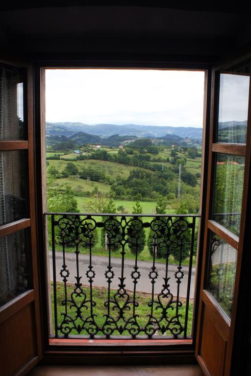 Escuelas De Fuentes Villaviciosa  Zewnętrze zdjęcie