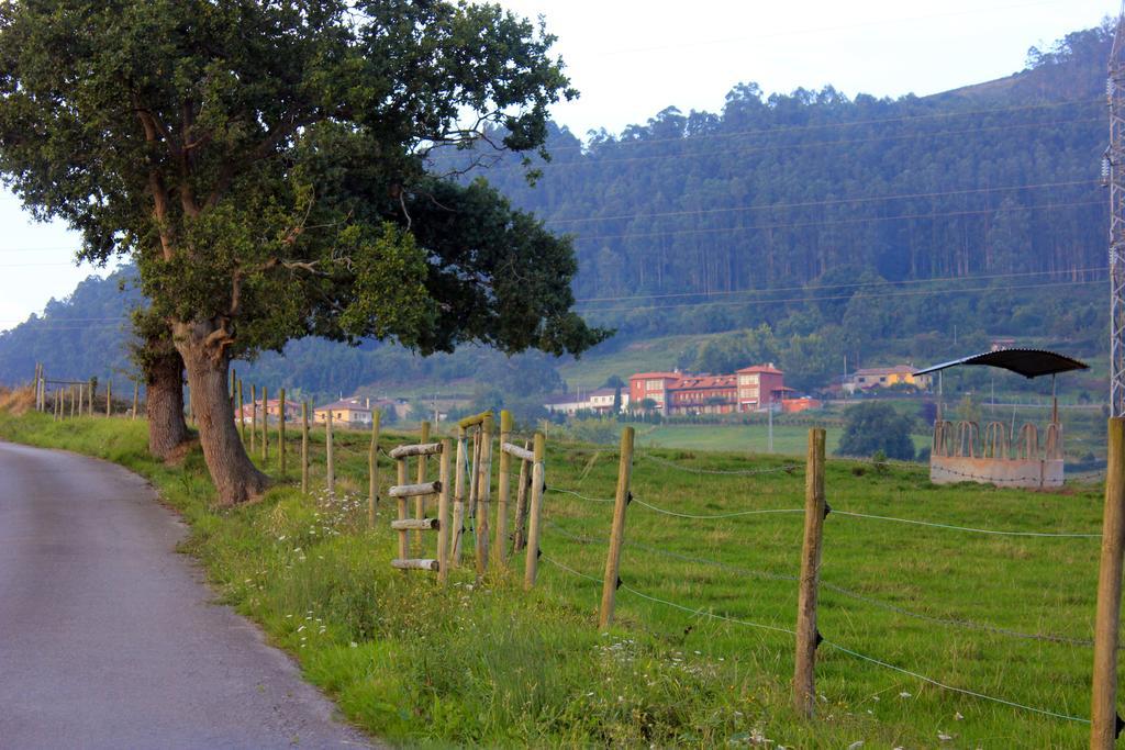 Escuelas De Fuentes Villaviciosa  Zewnętrze zdjęcie