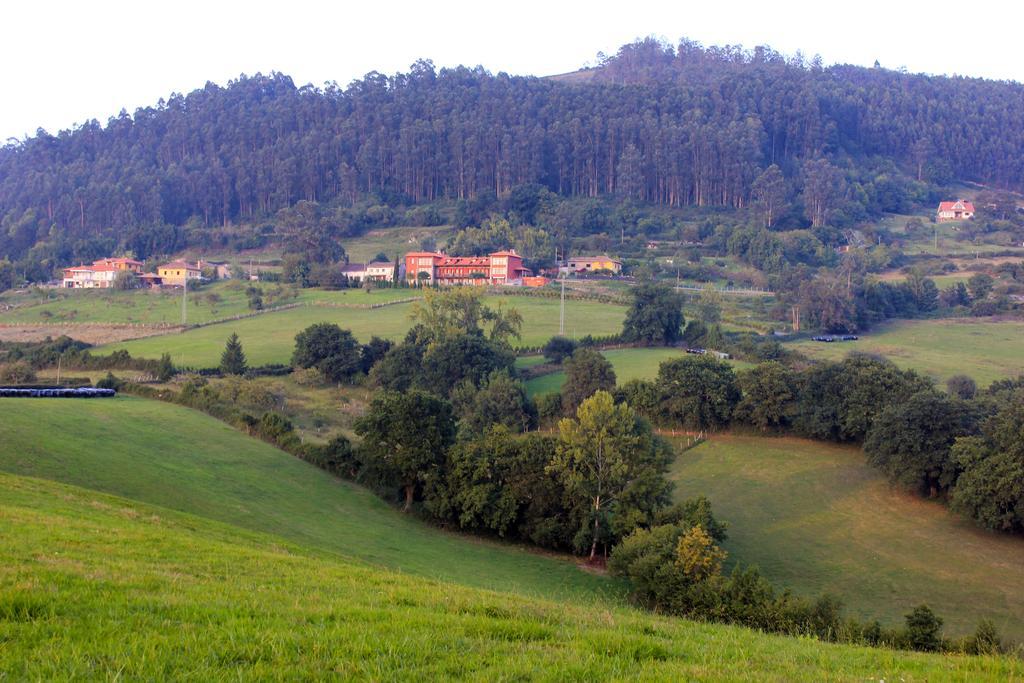 Escuelas De Fuentes Villaviciosa  Zewnętrze zdjęcie