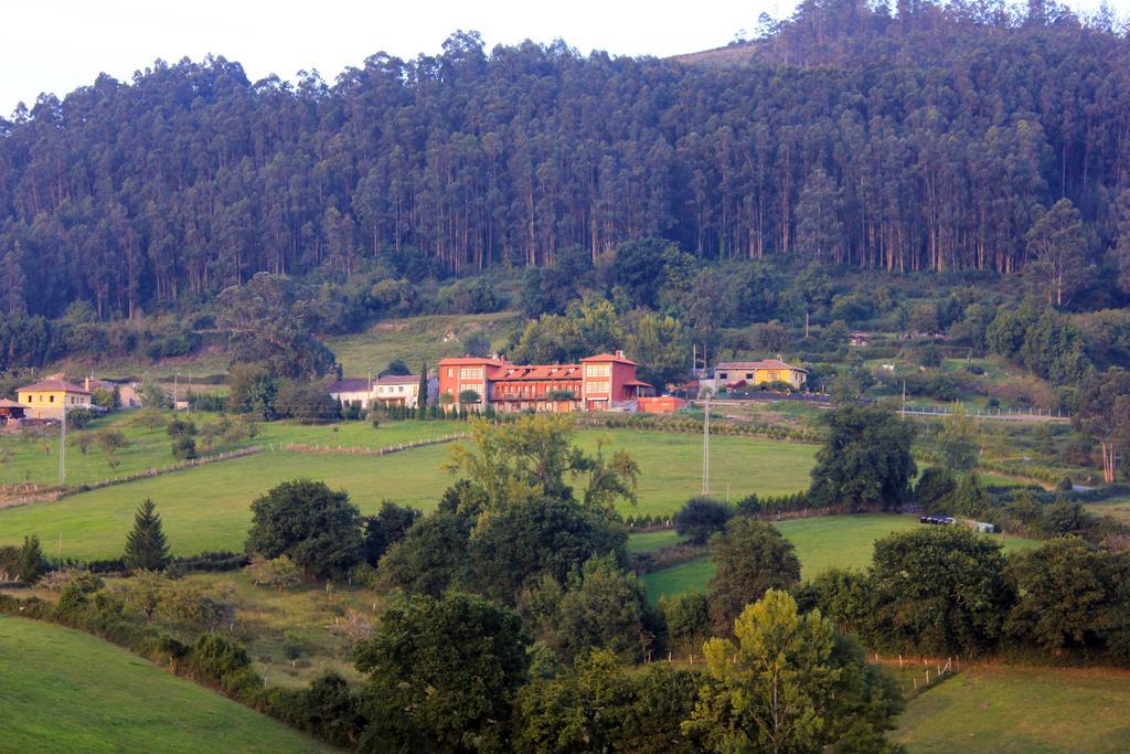 Escuelas De Fuentes Villaviciosa  Zewnętrze zdjęcie