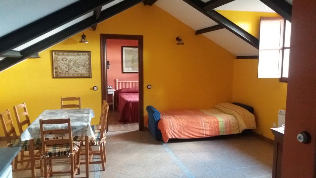 Escuelas De Fuentes Villaviciosa  Zewnętrze zdjęcie